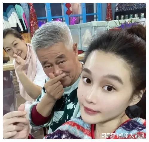 吃瓜吃进娱乐圈,从吃瓜群众到娱乐圈的华丽转身