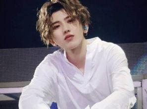 娱乐吃瓜酱蔡徐坤,从偶像到流量王，娱乐吃瓜酱带你揭秘他的成长之路