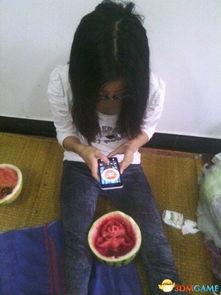 娱乐吃瓜图片搞笑,吃瓜群众欢乐多，搞笑瞬间笑翻天